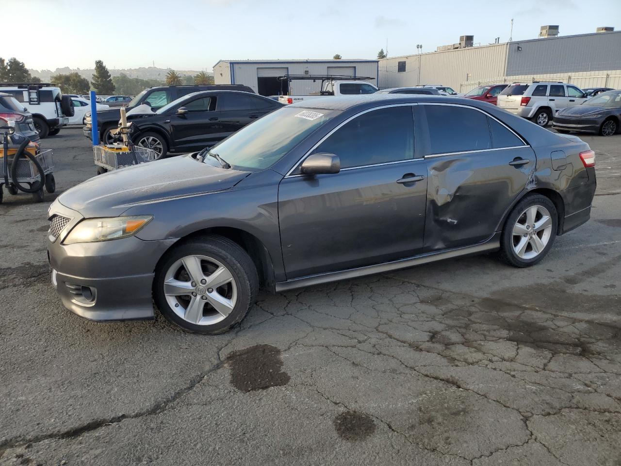 TOYOTA CAMRY BASE