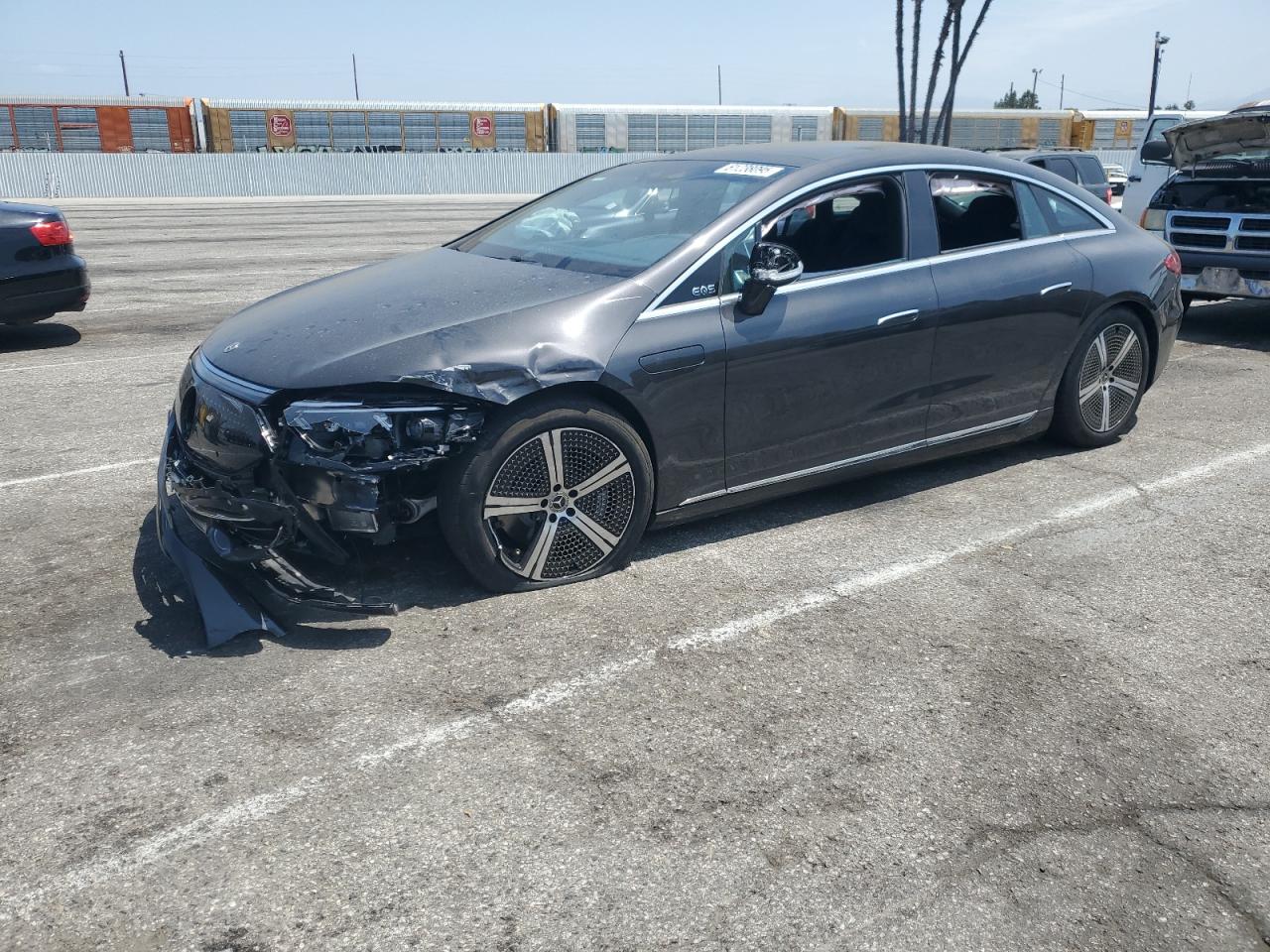 MERCEDES-BENZ EQS 450+
