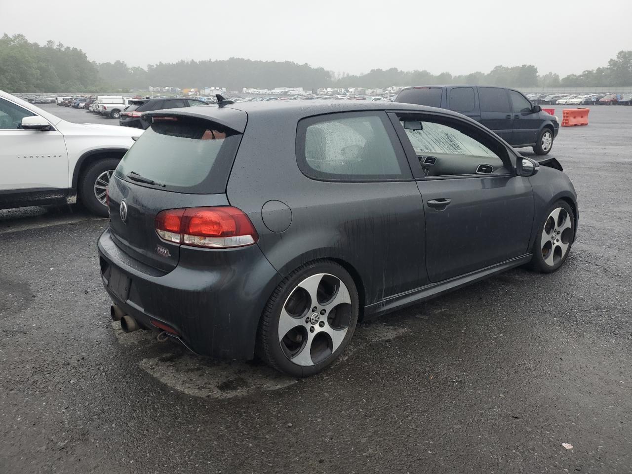 VOLKSWAGEN GOLF R