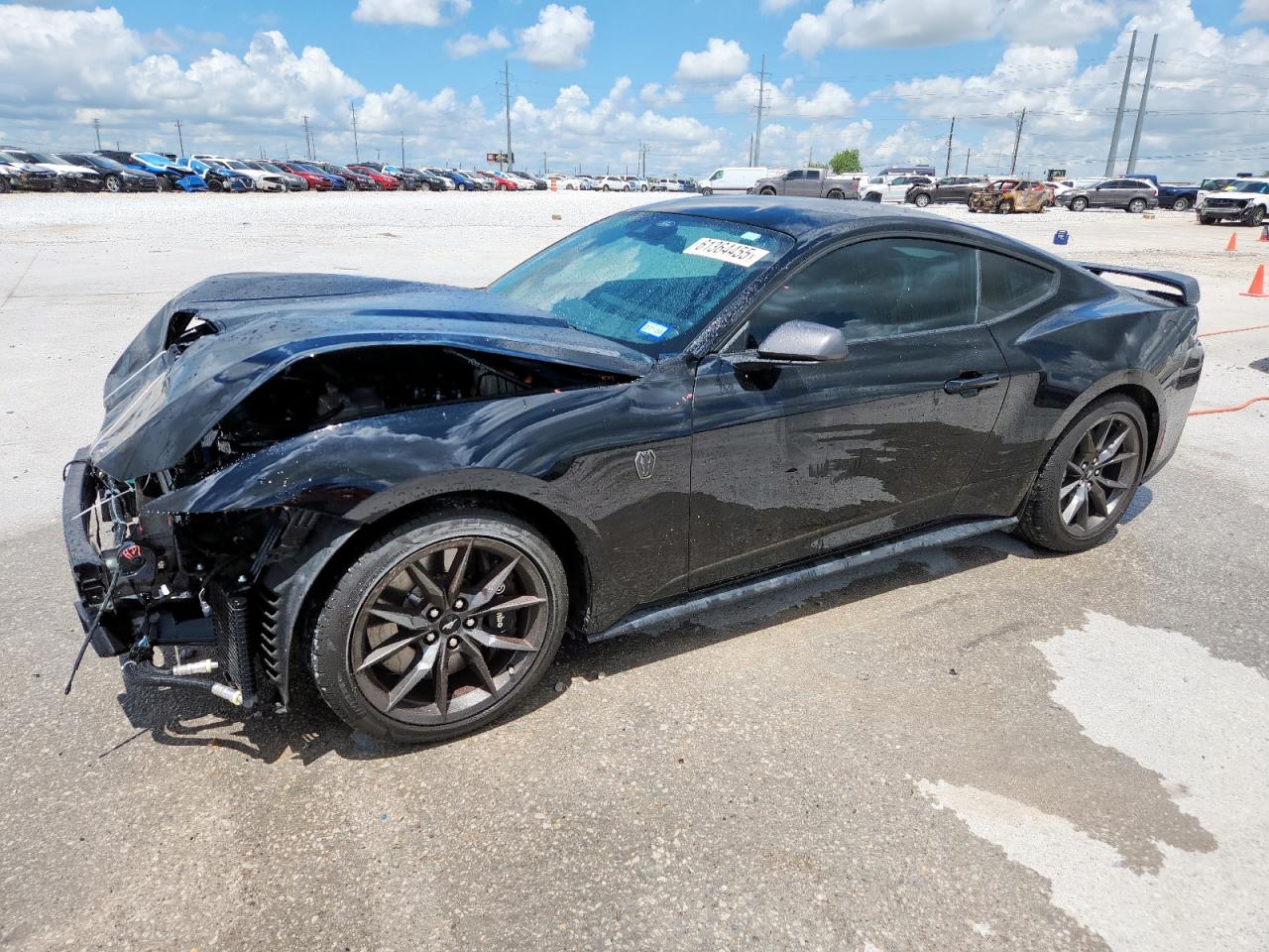 FORD MUSTANG DARK HORSE