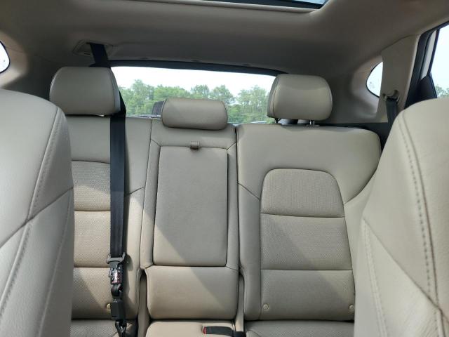 2018 HYUNDAI TUCSON VAL KM8J3CA26JU627093