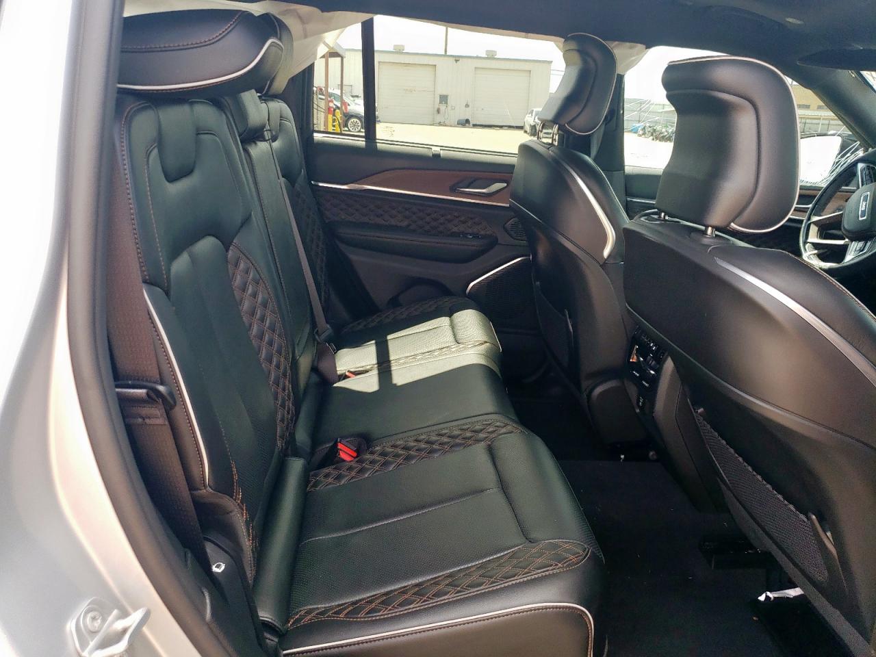 JEEP GRAND CHEROKEE SUMMIT