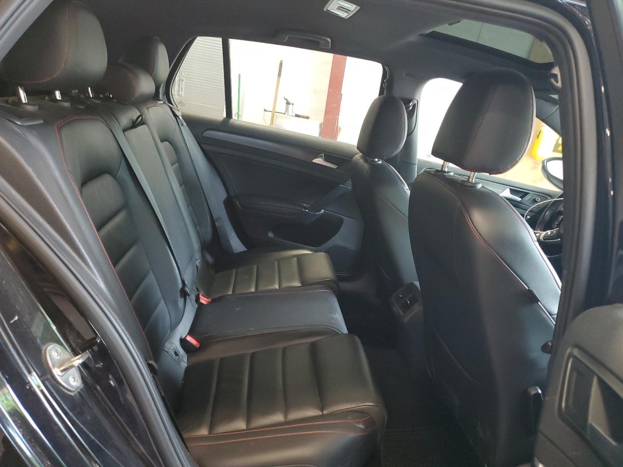 VOLKSWAGEN GOLF GTI S