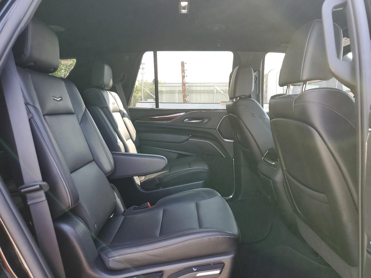 CADILLAC ESCALADE LUXURY