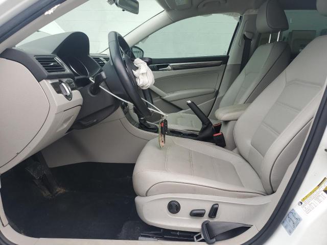 2018 VOLKSWAGEN PASSAT SE 1VWBA7A34JC049173