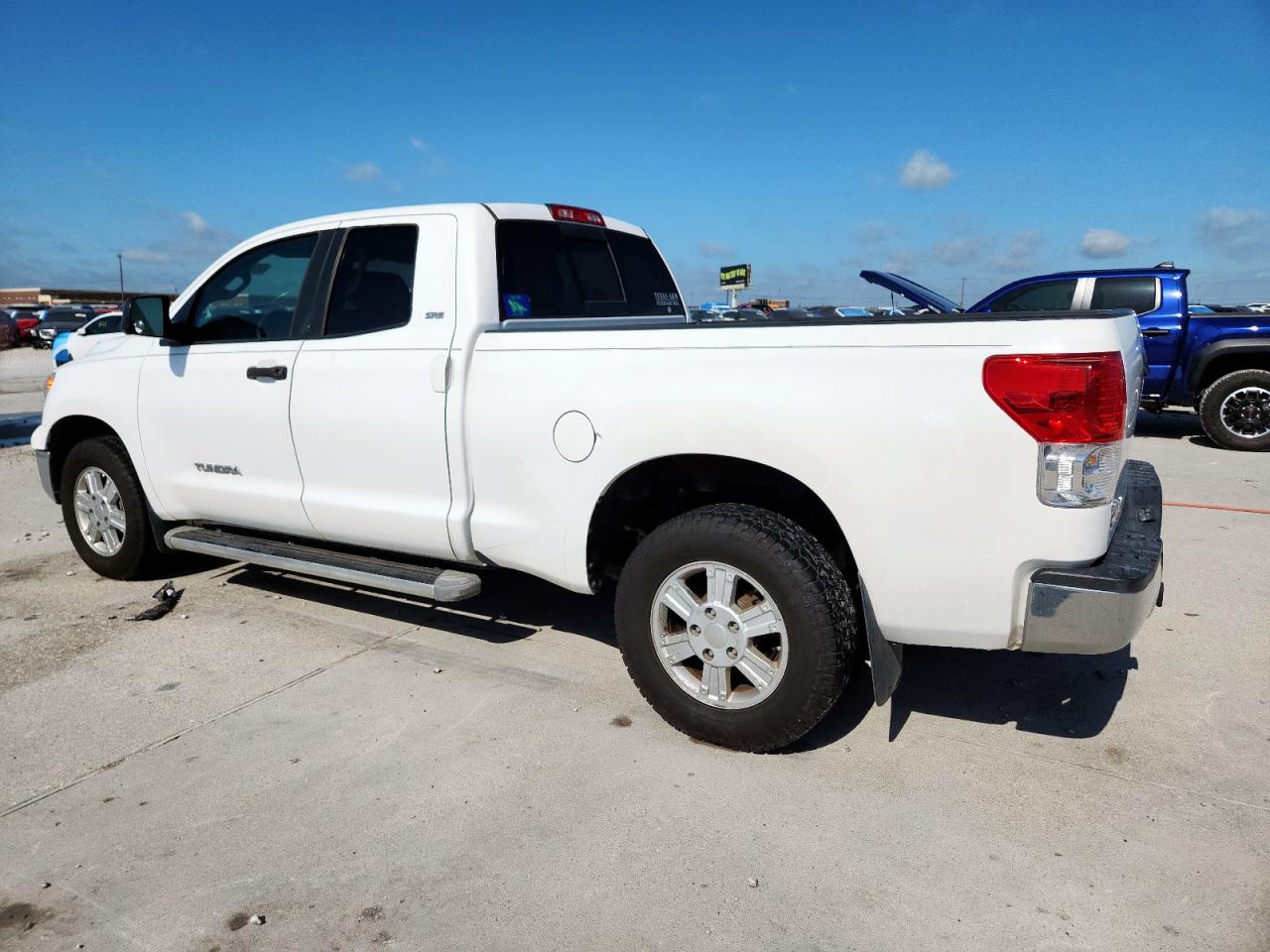 TOYOTA TUNDRA DOUBLE CAB SR5