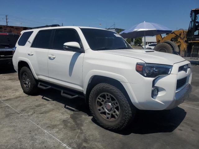 2019 TOYOTA 4RUNNER SR JTEBU5JRXK5648602