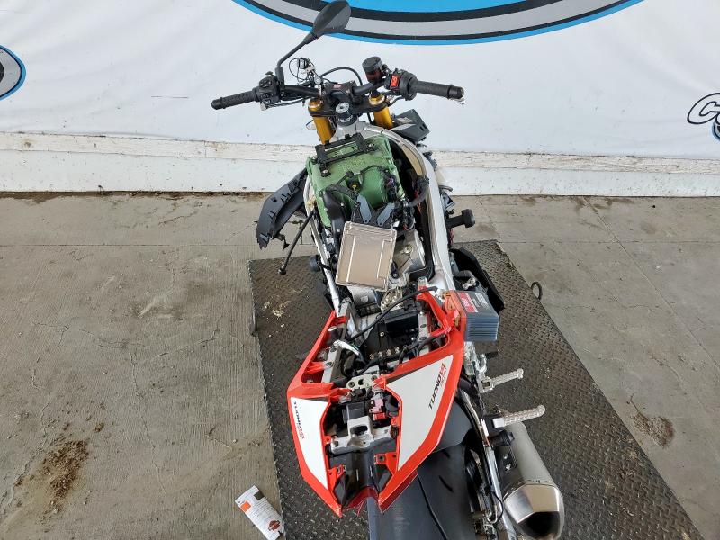 2024 APRILIA TUONO V4 F - ZD4KZUB06RS001260