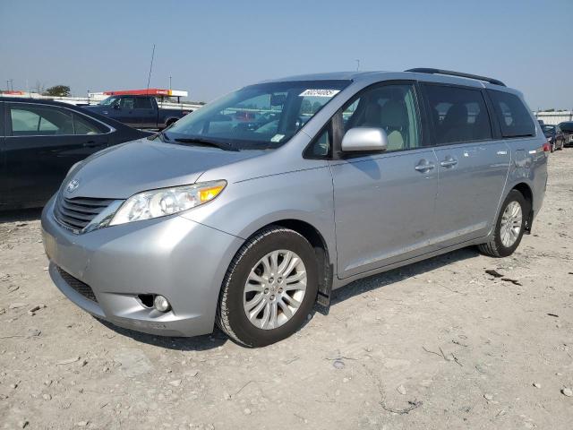 TOYOTA SIENNA XLE