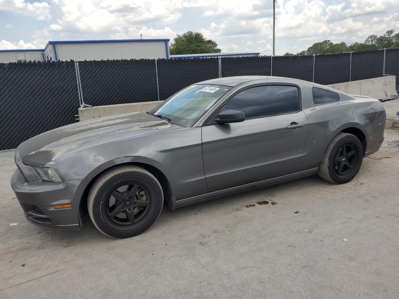 FORD MUSTANG