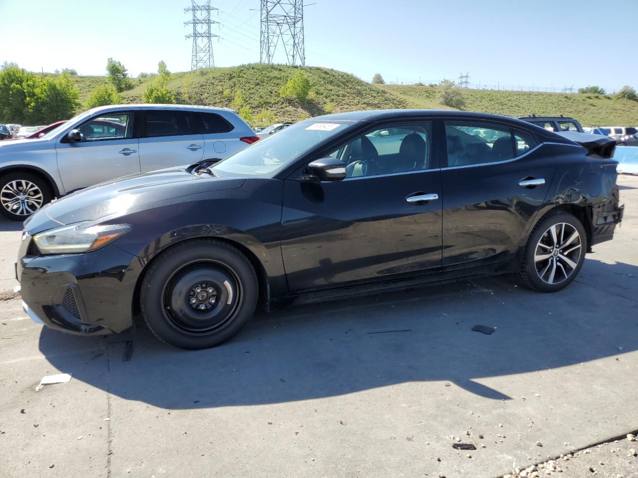 NISSAN MAXIMA S