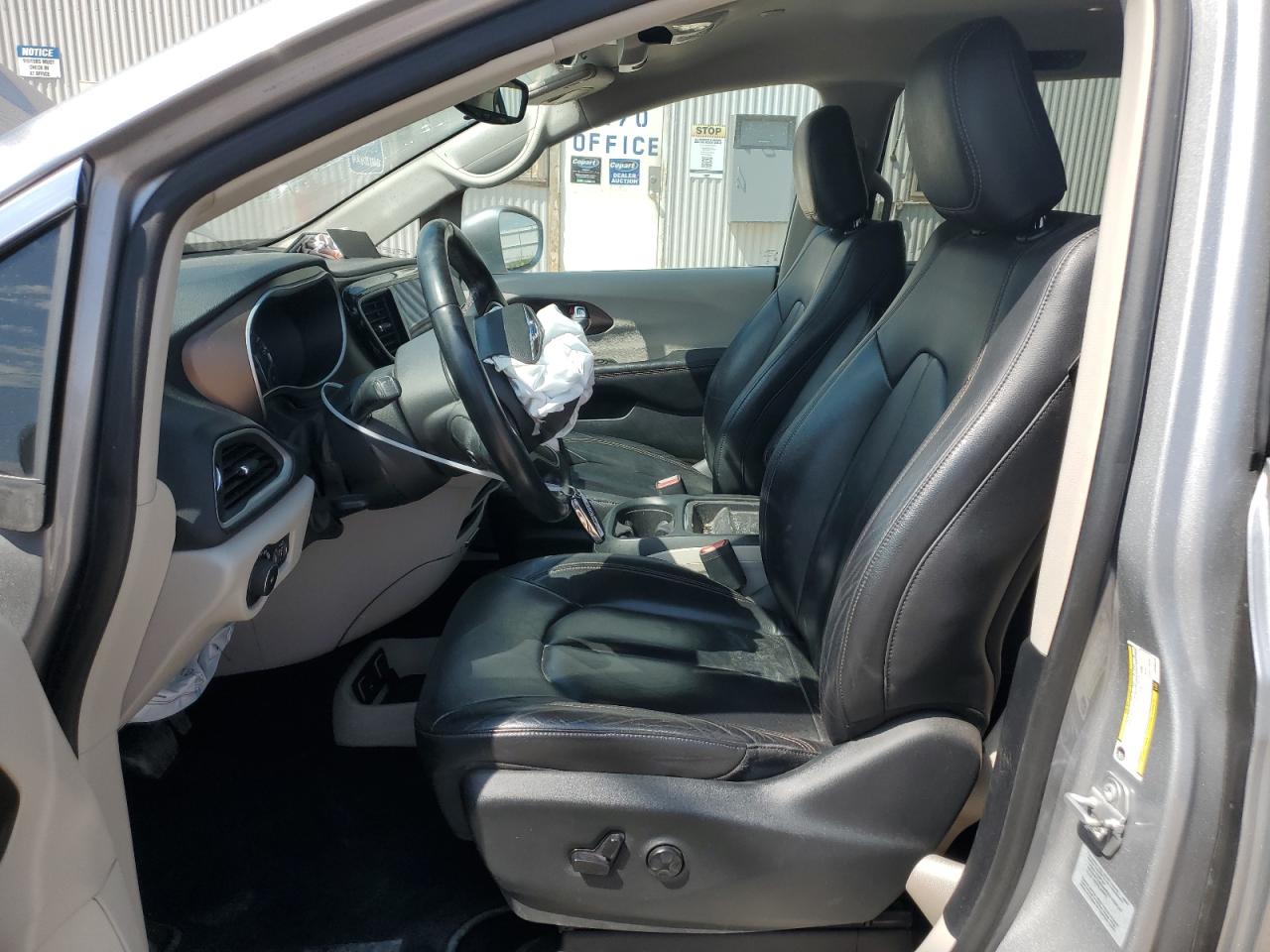 CHRYSLER PACIFICA TOURING L