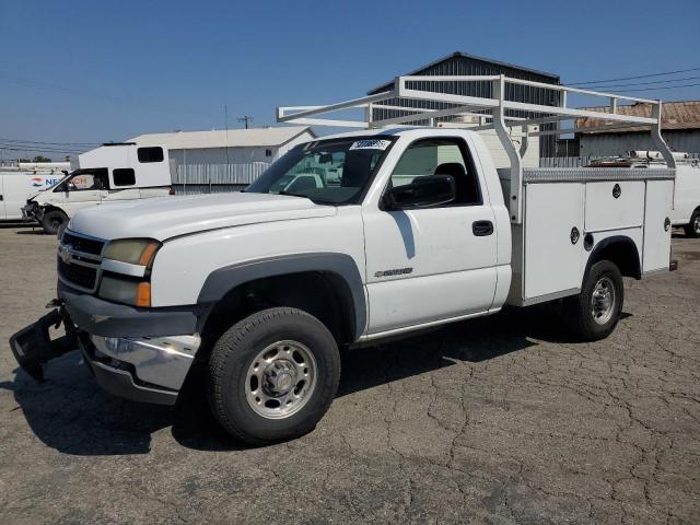 CHEVROLET SILVERADO 2007 white pickup gas 1GBHC24U27E165567 photo #1