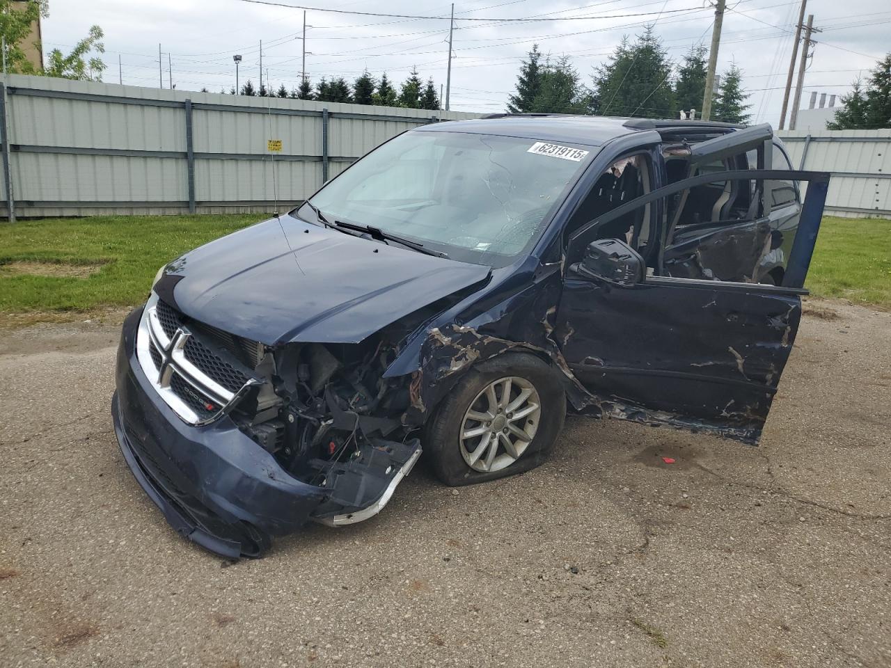 Lot #3302734054 2013 DODGE GRAND CARA