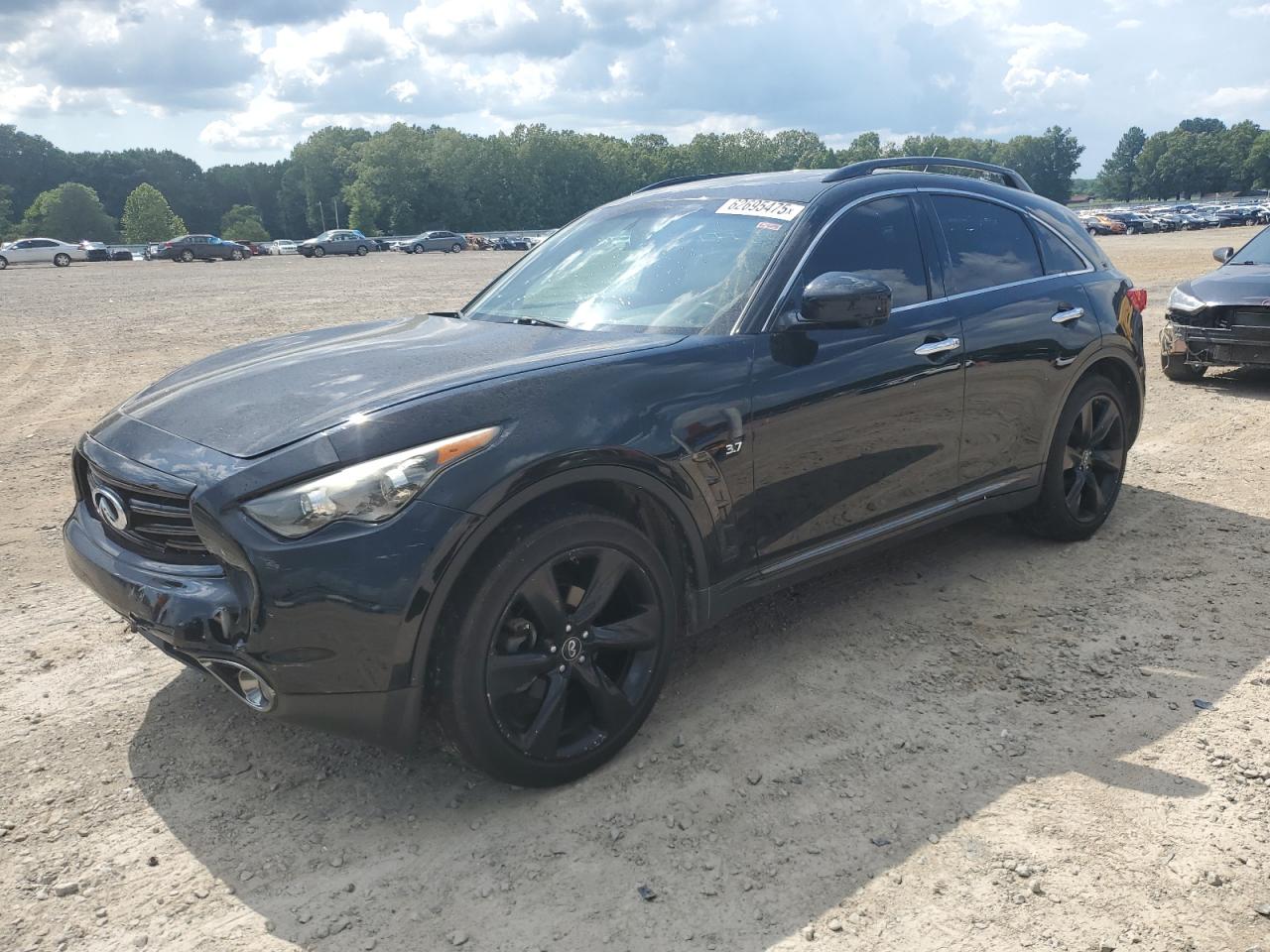 INFINITI QX70