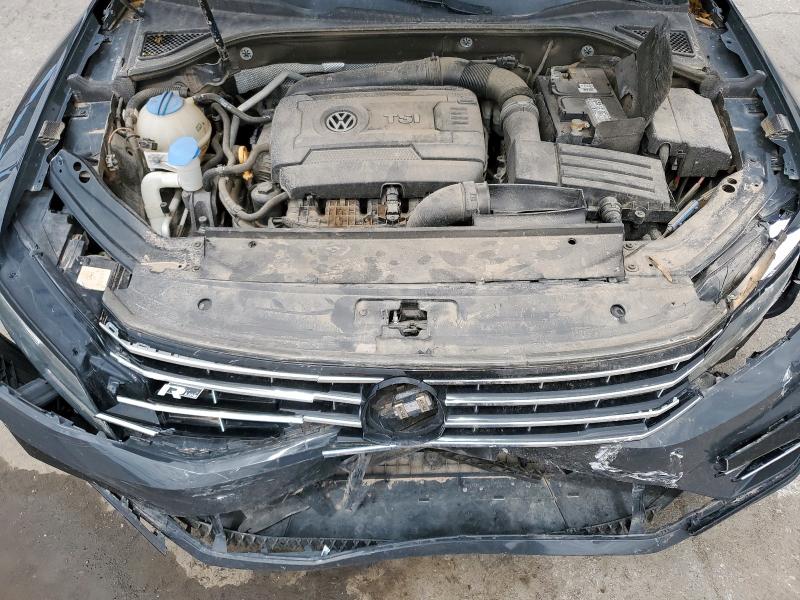 2017 VOLKSWAGEN PASSAT R-L 1VWDT7A34HC041832