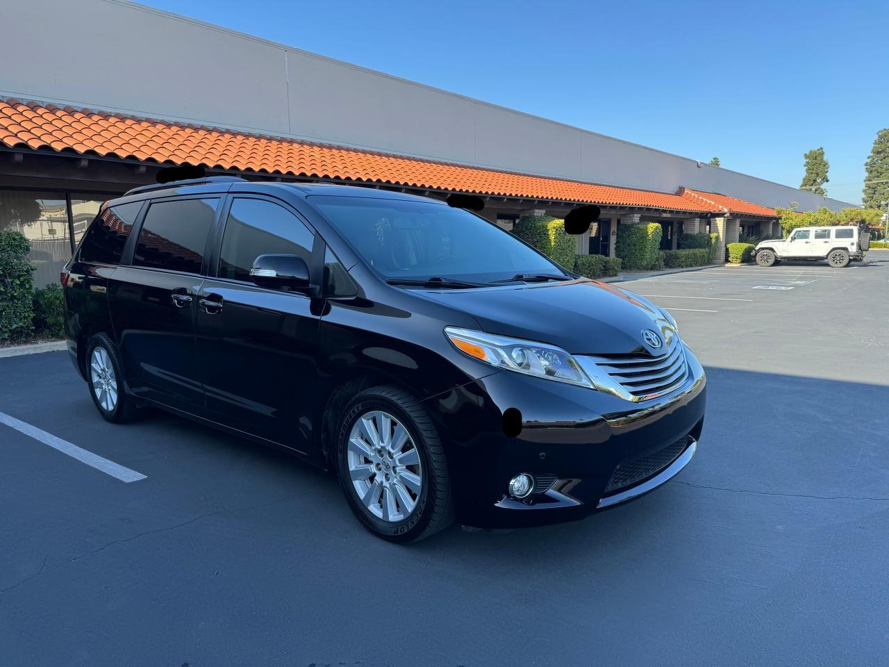 TOYOTA SIENNA XLE