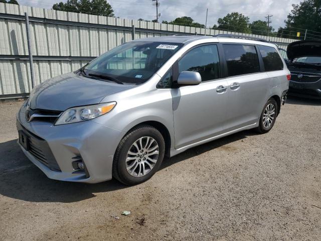 TOYOTA SIENNA XLE