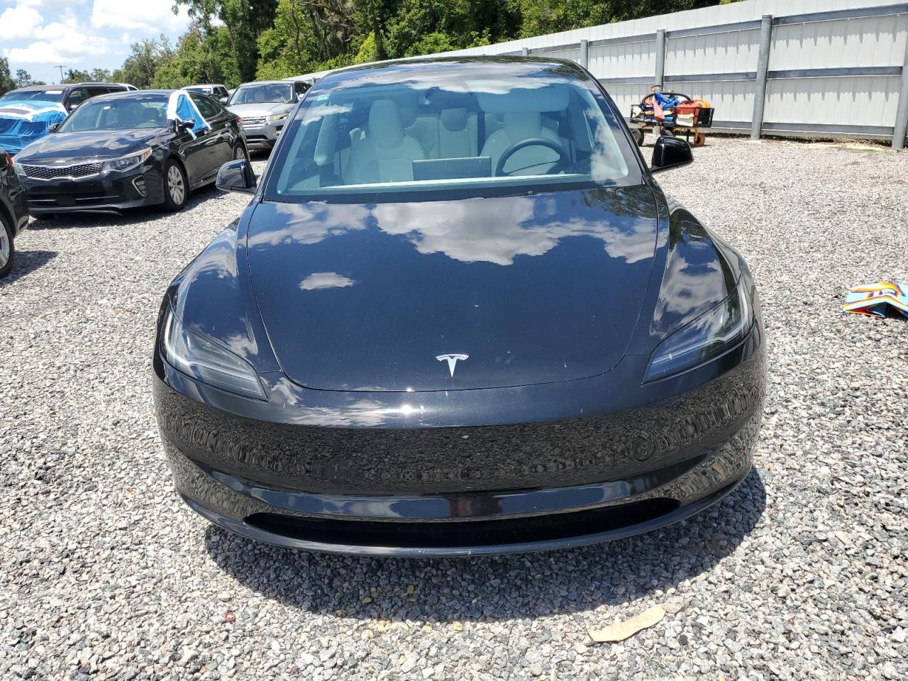 Tesla Model 3 2025