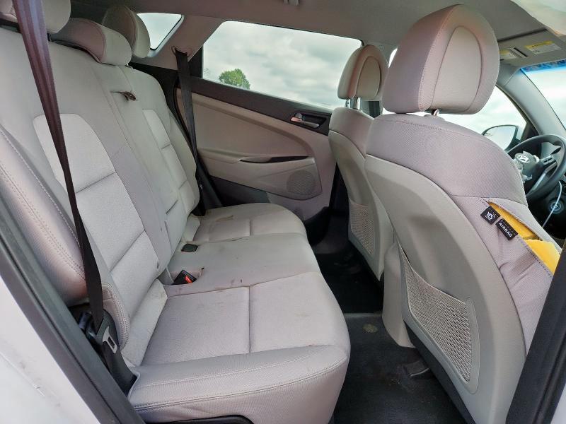 2018 HYUNDAI TUCSON SEL KM8J33A40JU672421