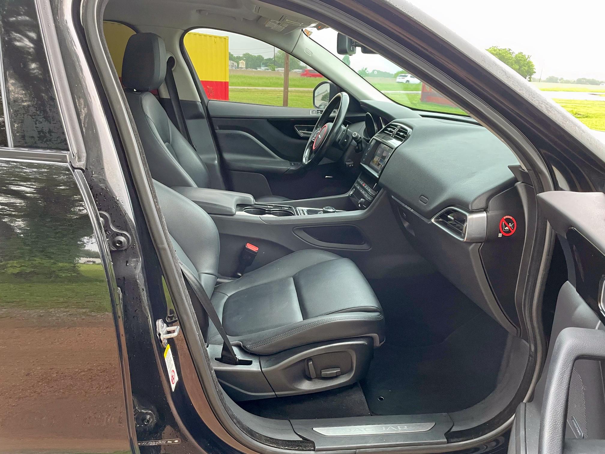 2017 JAGUAR F-PACE PRE SADCJ2BN9HA096252