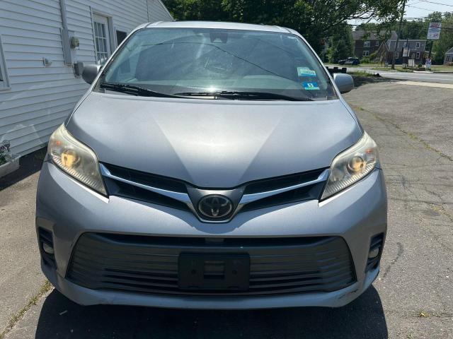 2018 TOYOTA SIENNA XLE 5TDDZ3DC2JS195594