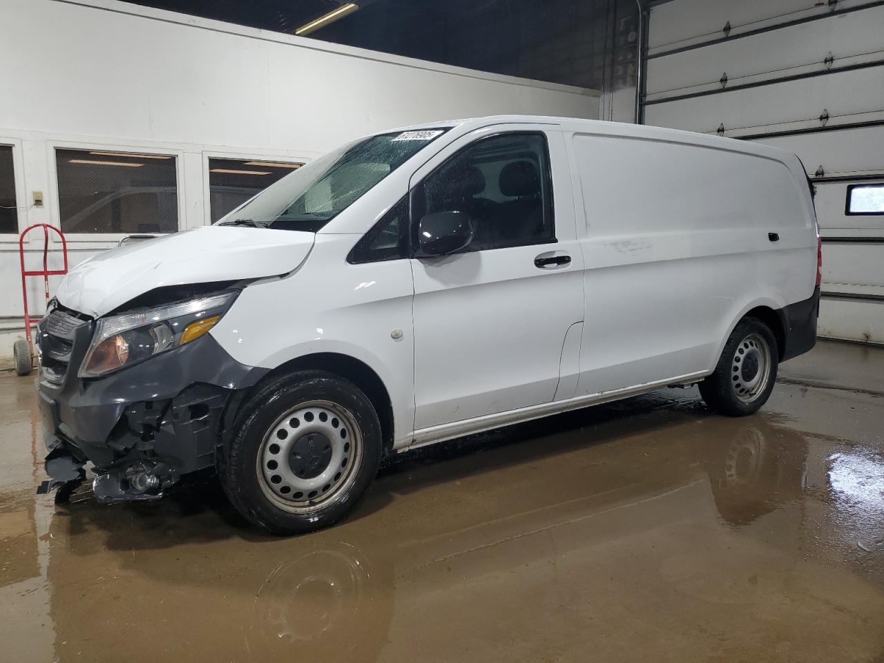 MERCEDES-BENZ METRIS