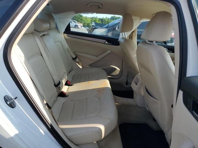 2015 VOLKSWAGEN PASSAT S 1VWAS7A35FC081095