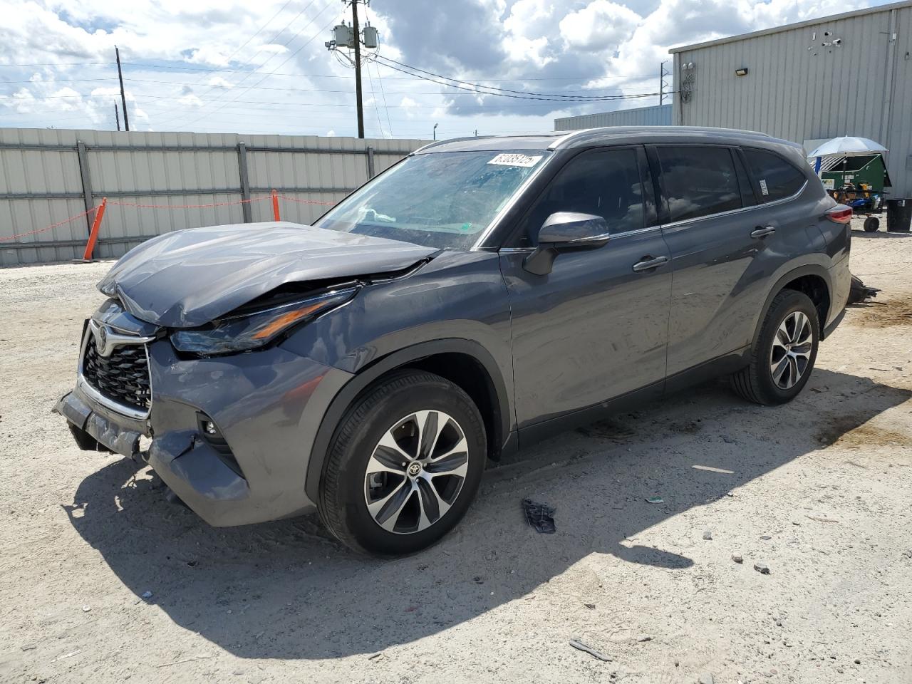 TOYOTA HIGHLANDER XLE