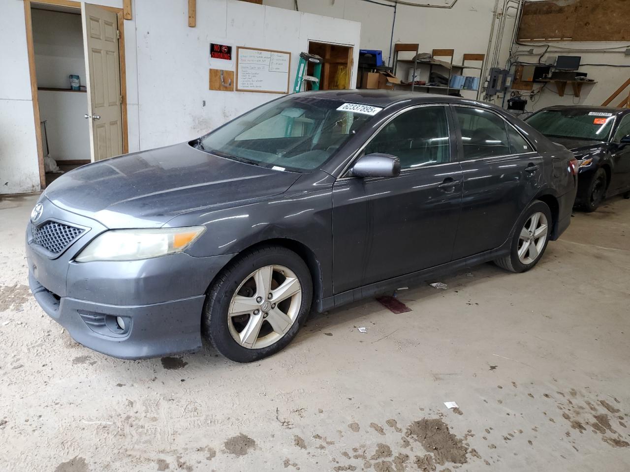TOYOTA CAMRY BASE