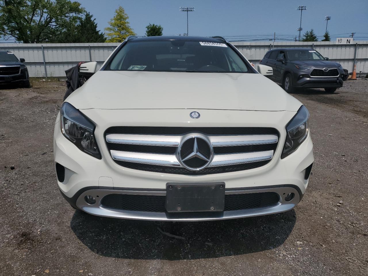 MERCEDES-BENZ GLA-CLASS 2015