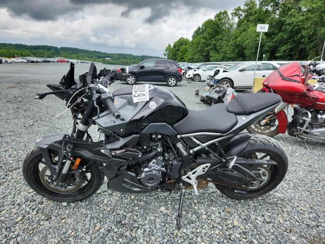 2025 SUZUKI GSX800 F JS1EM13B0S7100195