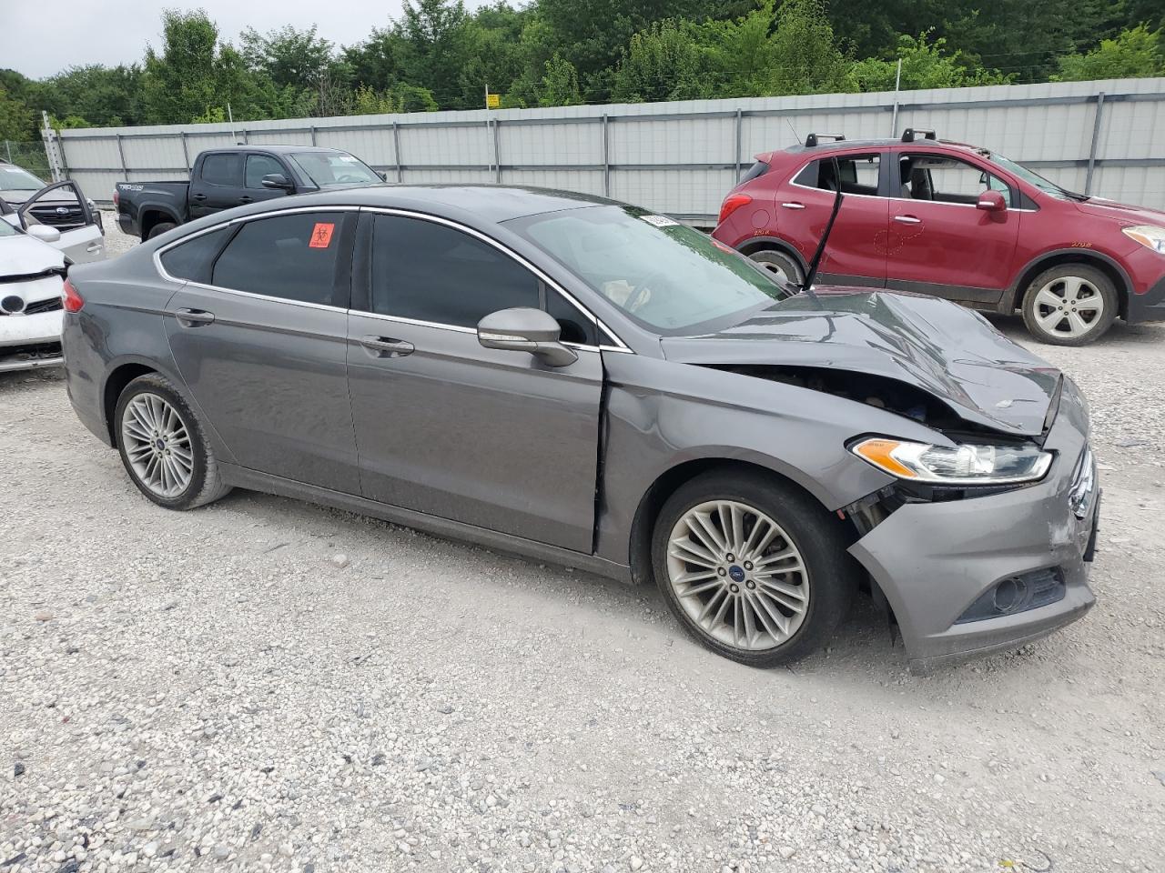 FORD FUSION SE