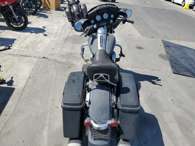 2011 HARLEY-DAVIDSON FLHX 1HD1KB430BB678185