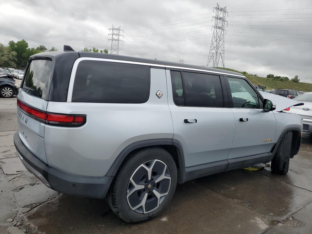 RIVIAN R1S ADVENTURE