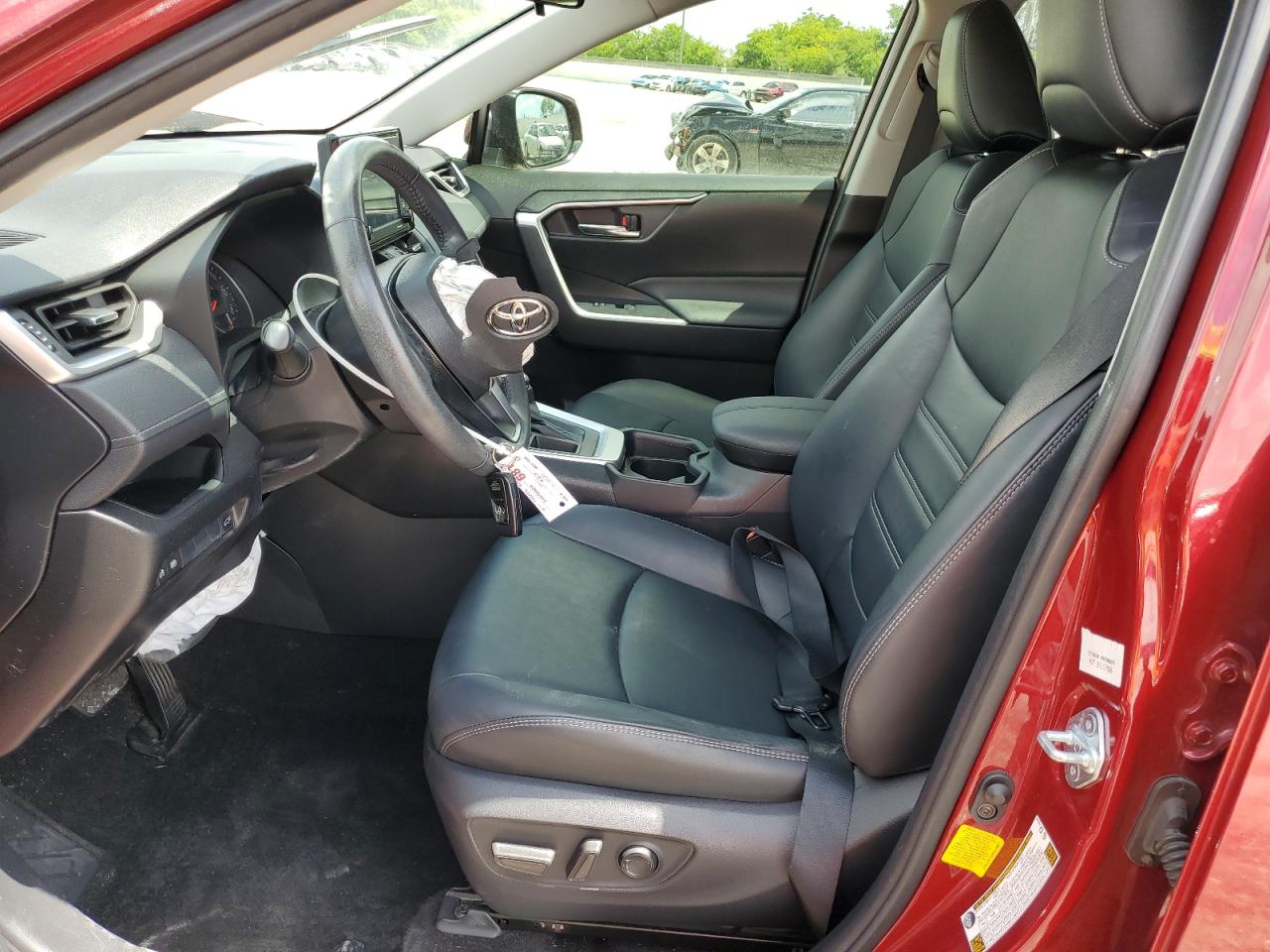 TOYOTA RAV4 XLE PREMIUM