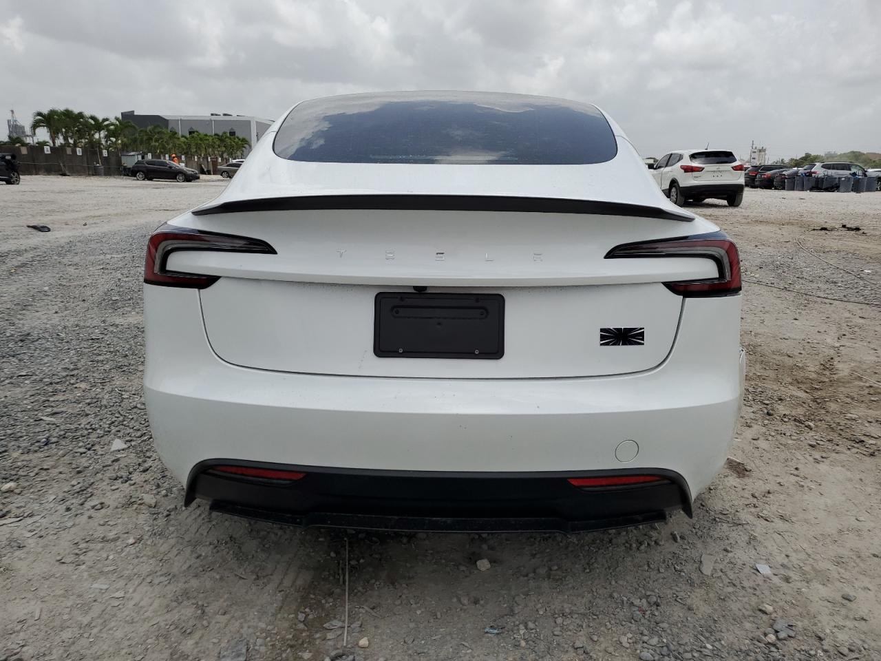 Tesla Model 3 2024