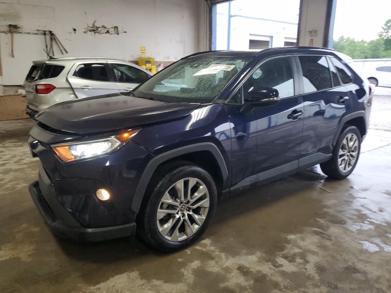 TOYOTA RAV4 XLE PREMIUM