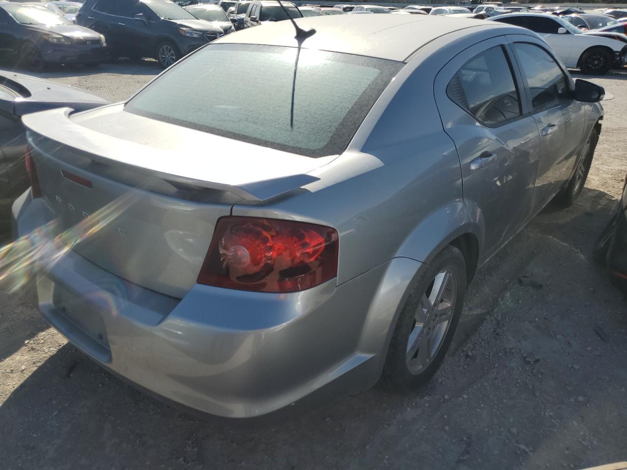DODGE AVENGER SE