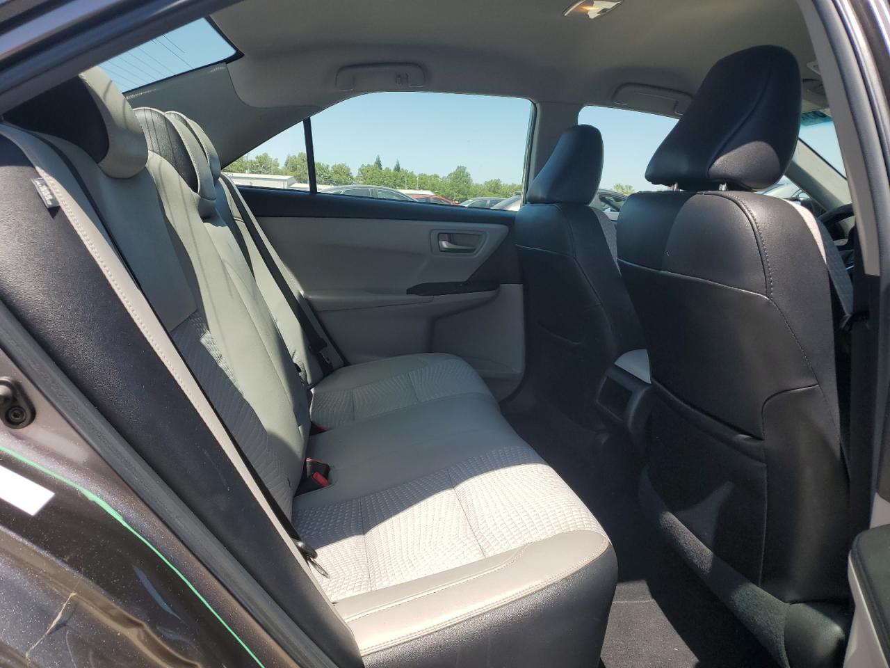 Toyota Camry le 2015