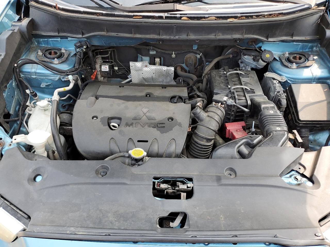 MITSUBISHI OUTLANDER SE