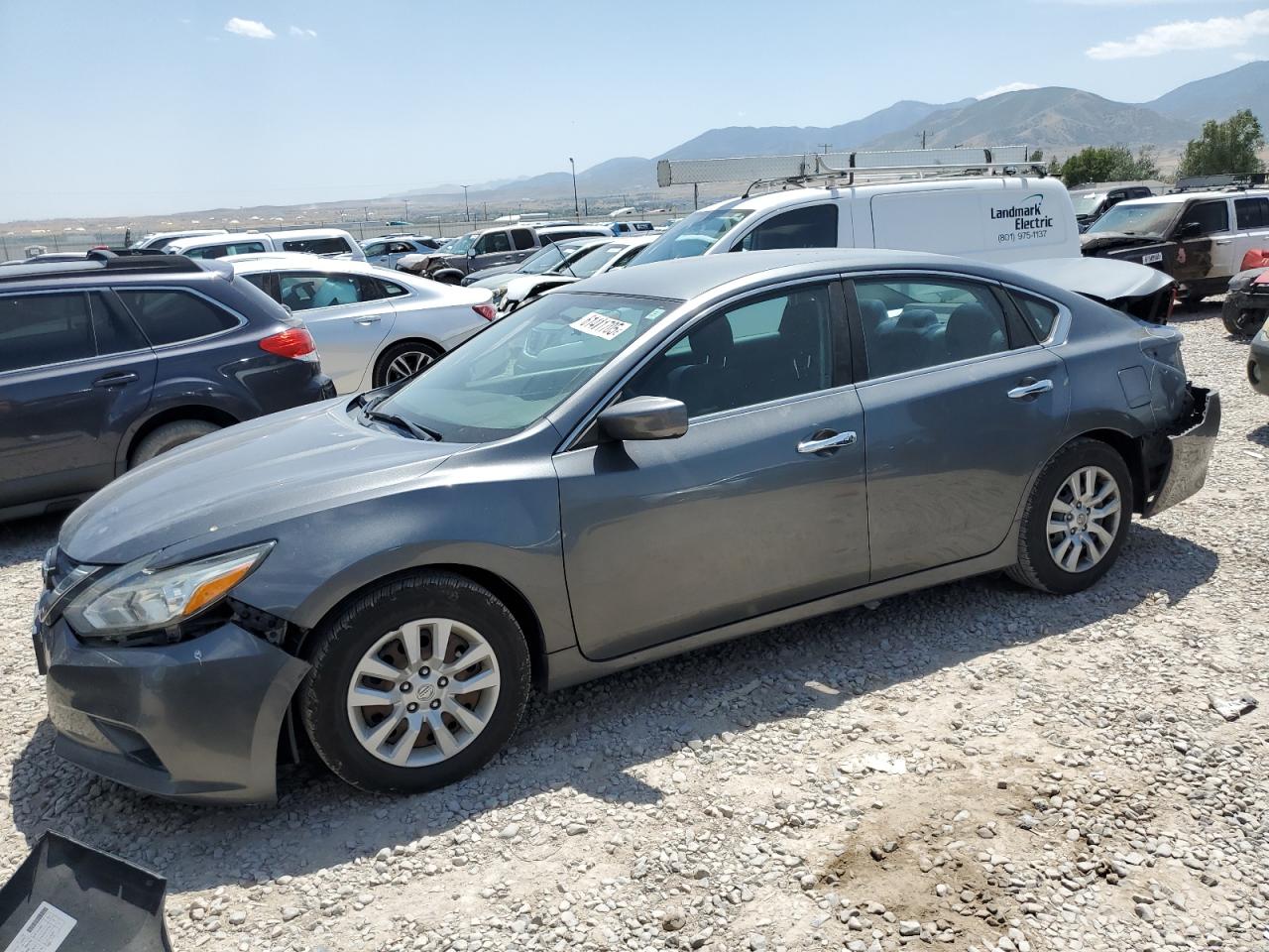  Salvage Nissan Altima