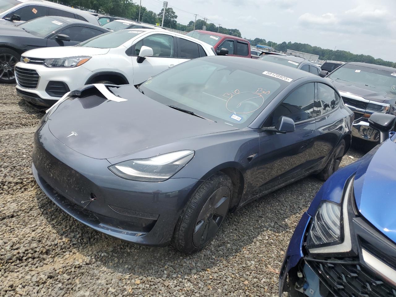 TESLA MODEL 3
