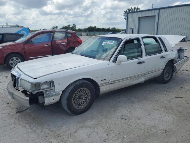LINCOLN TOWN CAR 1997 white  gas 1LNLM81W7VY669860 photo #1