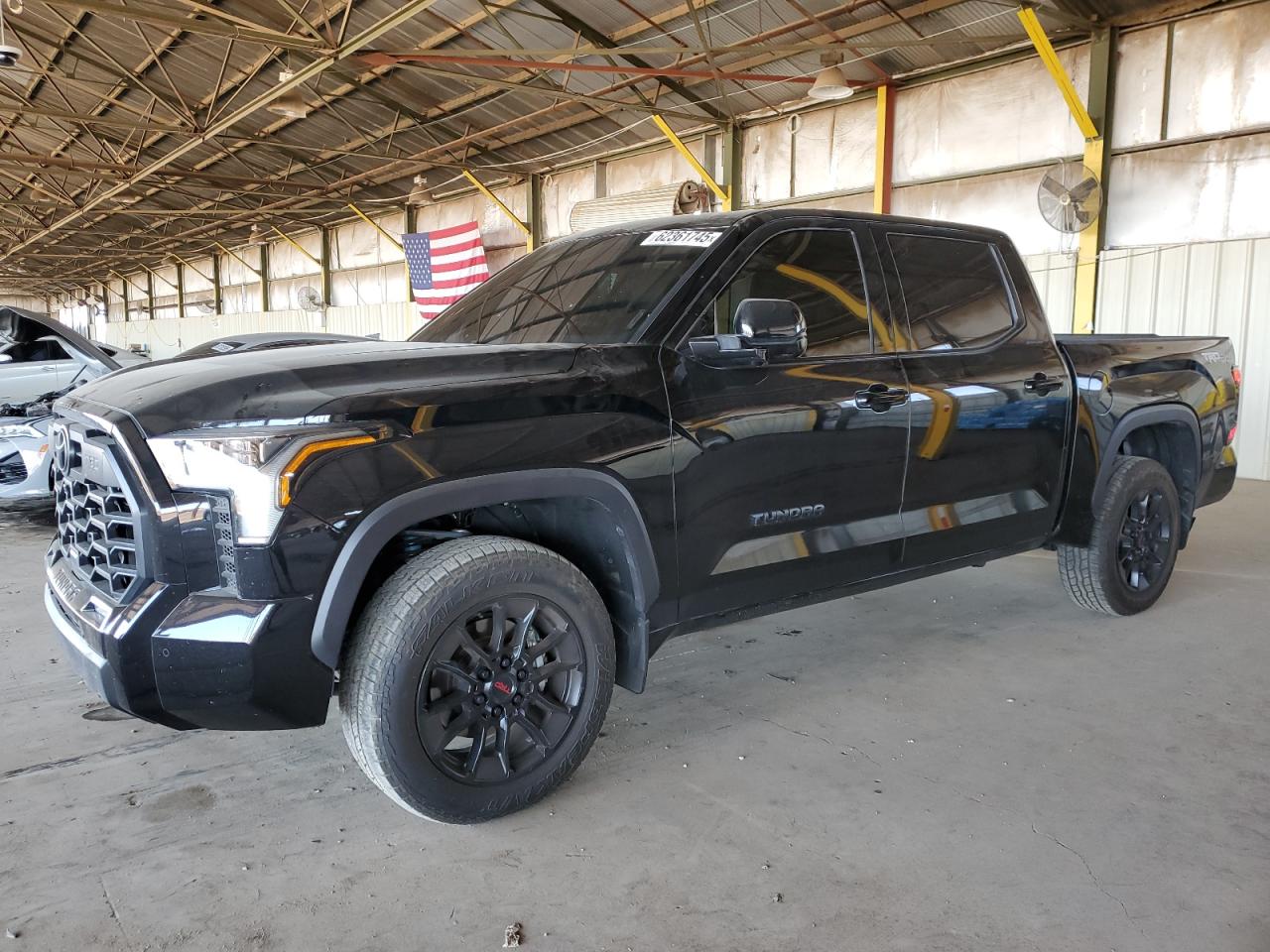 TOYOTA TUNDRA CREWMAX LIMITED