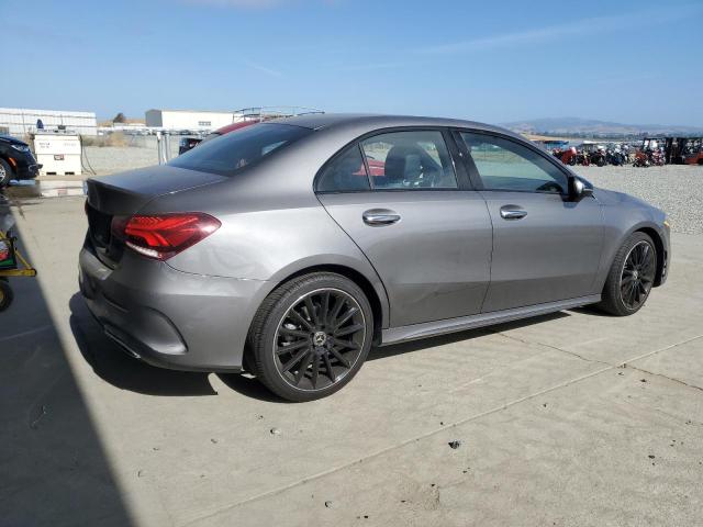 Vin: wdd3g4eb8kw018875, lot: 62552985, mercedes-benz a-class 220 20193