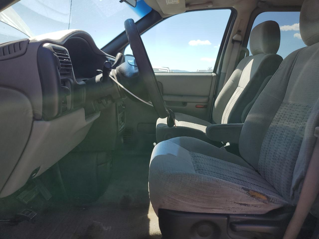 Lot #3303633928 2004 CHEVROLET VENTURE