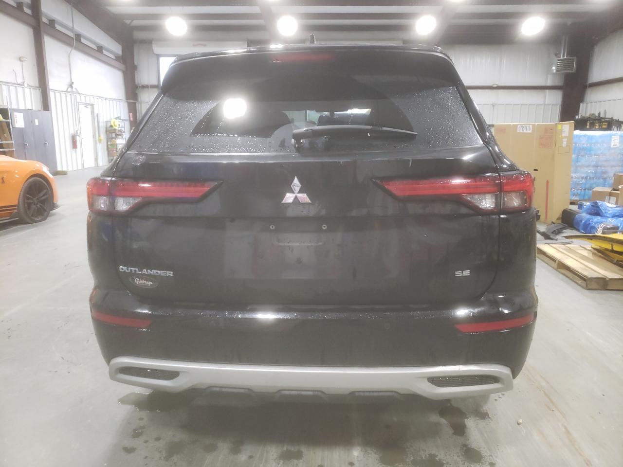 MITSUBISHI OUTLANDER SE