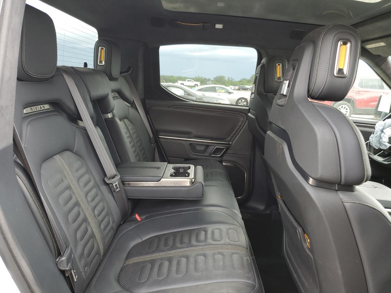 RIVIAN R1T ADVENTURE