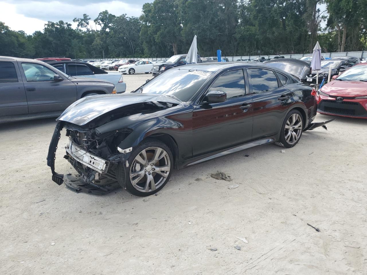 INFINITI Q70 3.7
